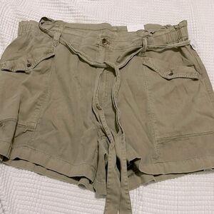 Old Navy Women's Khaki Shorts